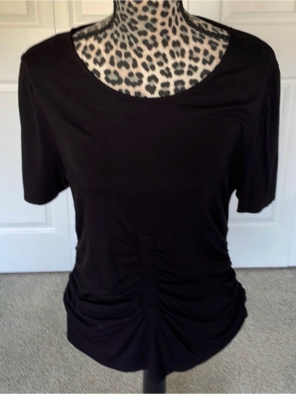 Vince Camuto Black Short-Sleeve Ruched Front Tee